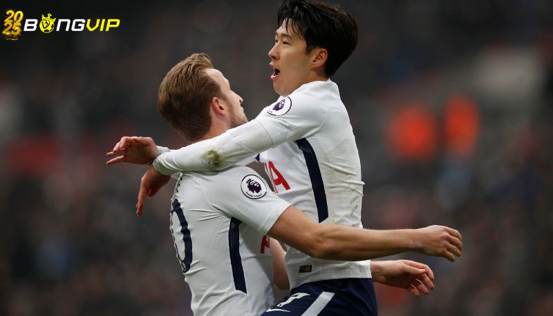 Son Heung-min lập cú đúp cho Tottenham Son Heung-min lập cú đúp cho Tottenham