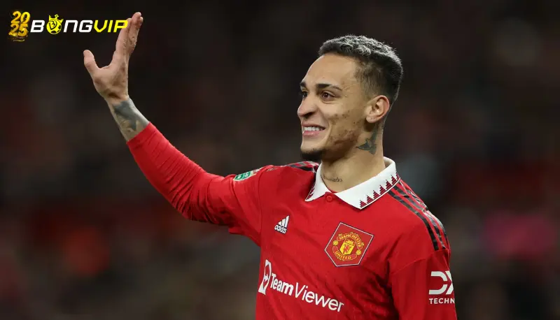 Antony hạnh phúc mỗi ngày sau khi rời Man Utd Antony hạnh phúc mỗi ngày sau khi rời Man Utd - Tìm lại niềm vui với bóng đá