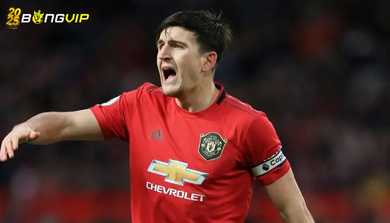 Maguire giúp Man Utd thắng phút cuối Khoảnh khắc tỏa sáng của Maguire giúp Man Utd thắng phút cuối