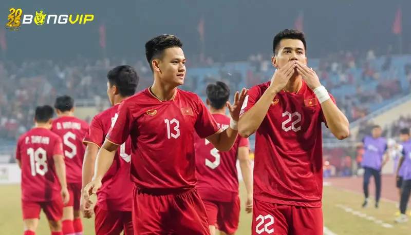 Tuyển Việt Nam sắp có thêm trợ lý HLV từng dự World Cup Tuyển Việt Nam sắp có thêm trợ lý HLV từng dự World Cup - Trợ lý mới là ai?