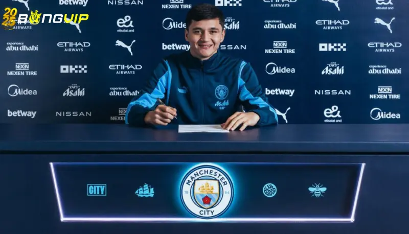 10 cầu thủ chạy nhanh nhất Champions League mùa này Abdukodir Khusanov (Manchester City, 35,5 km/h)