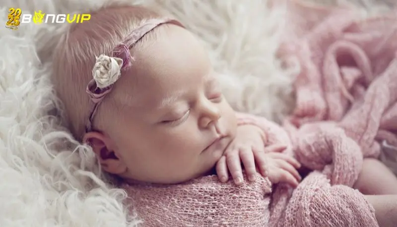 Nằm Mơ Thấy Em Be Gái Đánh Số Gì - Lời Khuyên Từ Cao Thủ Mơ thấy em bé gái đang ngủ - Con số may mắn 10 hoặc 32