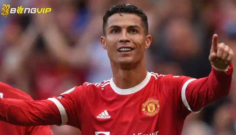 Ronaldo bỏ vào đường hầm khi bị thay sớm Ronaldo bỏ vào đường hầm khi bị thay sớm và cái tôi của một siêu sao