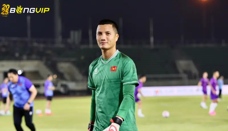 Thủ môn Nguyễn Đình Triệu trở lại tập luyện cùng tuyển Việt Nam Kỳ vọng vào sự bùng nổ khi thủ môn Nguyễn Đình Triệu trở lại tập luyện cùng tuyển Việt Nam