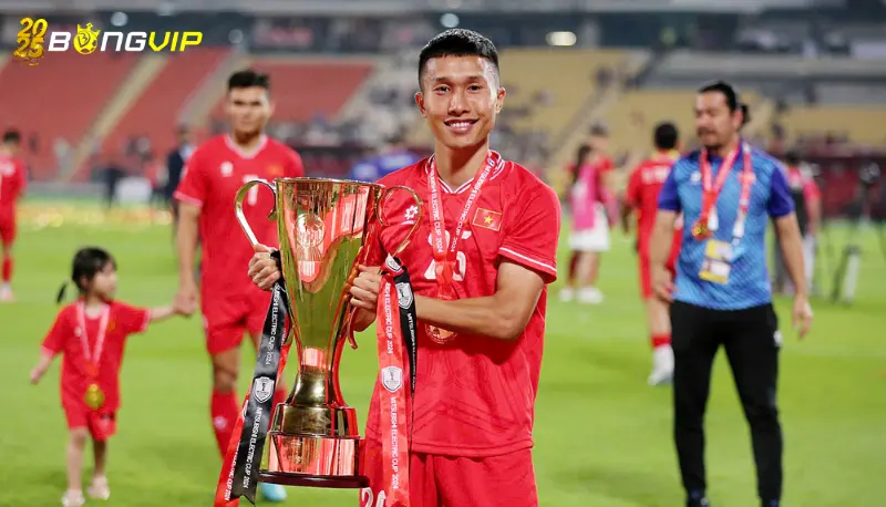 Doãn Ngọc Tân chấn thương nặng Sự cảm thông và hy vọng từ người hâm mộ khi Doãn Ngọc Tân chấn thương nặng