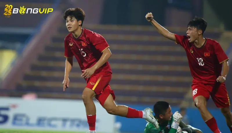 HLV U17 Việt Nam: 'Chúng tôi có thể chơi tốt hơn nữa' HLV U17 Việt Nam: 'Chúng tôi có thể chơi tốt hơn nữa'