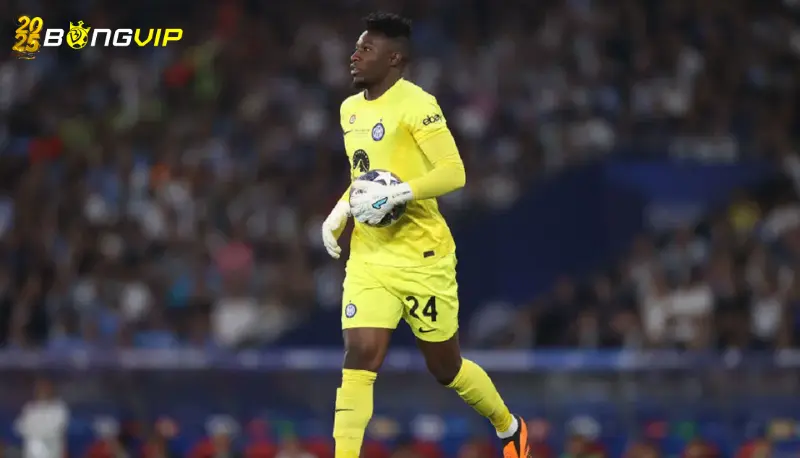 thủ môn Onana khiêu khích khán giả Lyon Lý do đằng sau những pha ăn mừng của thủ môn Onana khiêu khích khán giả Lyon