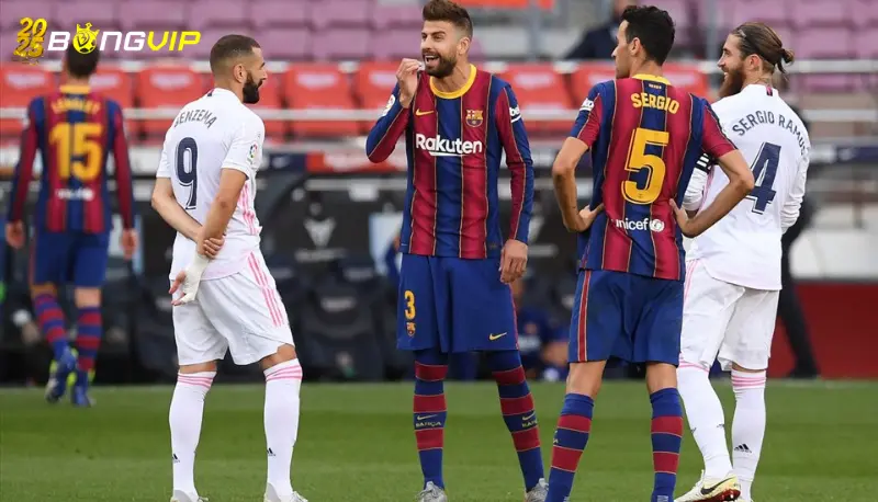 trợ lý HLV đập iPad trong trận thắng của Barca Phản ứng từ HLV Xavi Hernandez và các cầu thủ khi trợ lý HLV đập iPad trong trận thắng của Barca