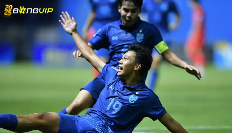 U17 Indonesia quật ngã Hàn Quốc bằng đòn ném biên Vũ khí bí mật - Đòn ném biên như “sút phạt góc”